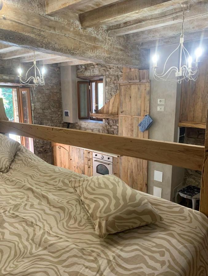 Appartement Il Nido Di Matilde _Monolocale Design Sul Fiume_ à Rossena Extérieur photo