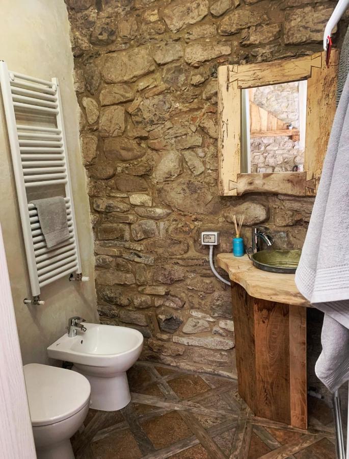 Appartement Il Nido Di Matilde _Monolocale Design Sul Fiume_ à Rossena Extérieur photo