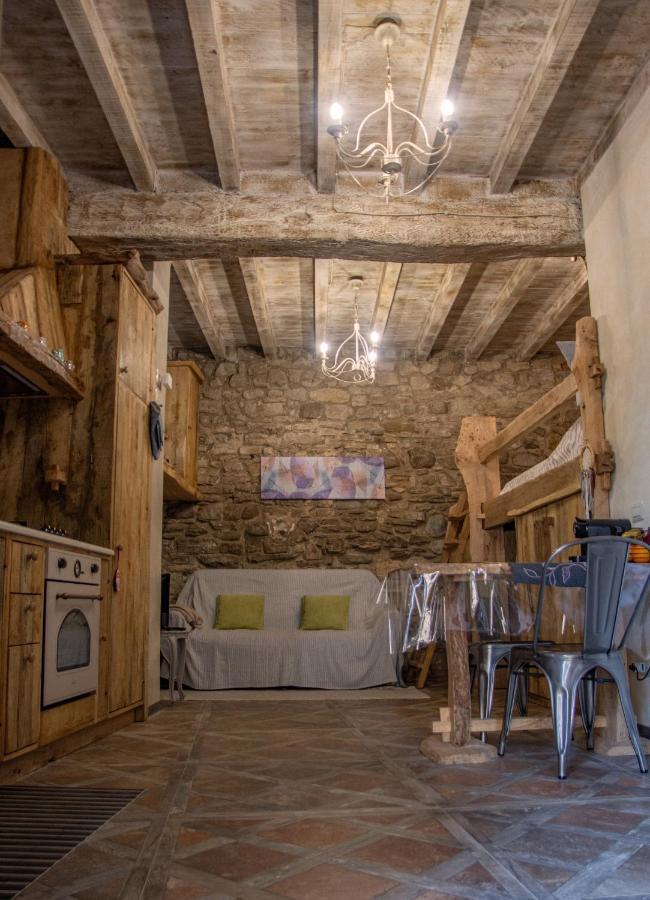 Appartement Il Nido Di Matilde _Monolocale Design Sul Fiume_ à Rossena Extérieur photo