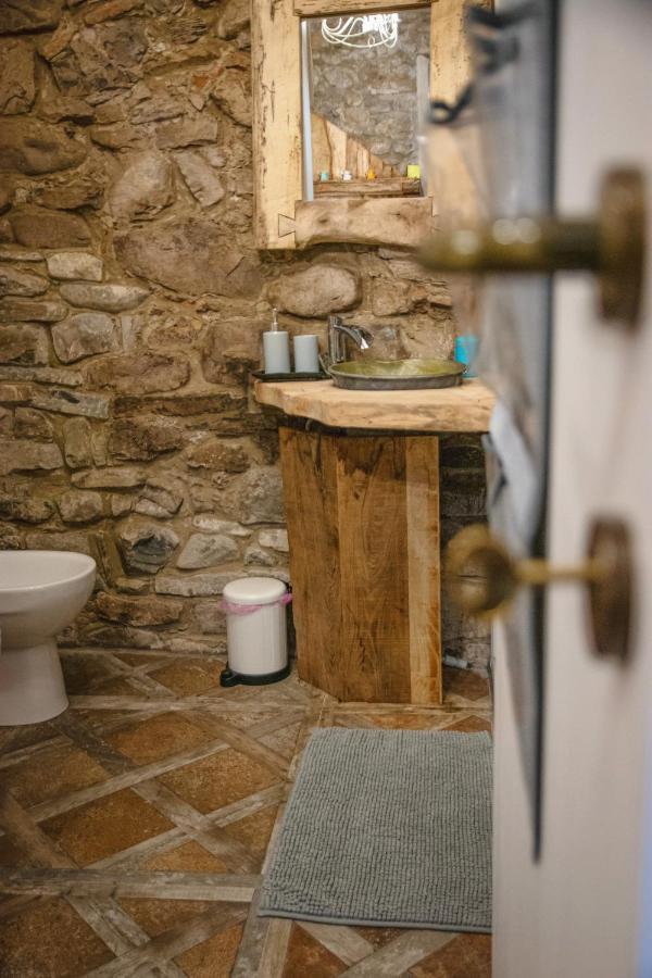 Appartement Il Nido Di Matilde _Monolocale Design Sul Fiume_ à Rossena Extérieur photo
