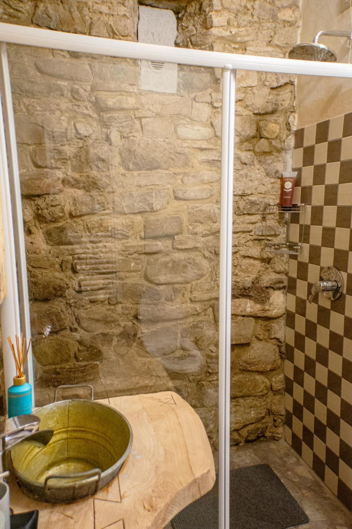 Appartement Il Nido Di Matilde _Monolocale Design Sul Fiume_ à Rossena Extérieur photo